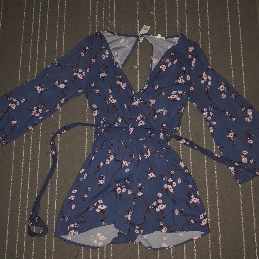 IVY+MAIN floral women’s surplice romper